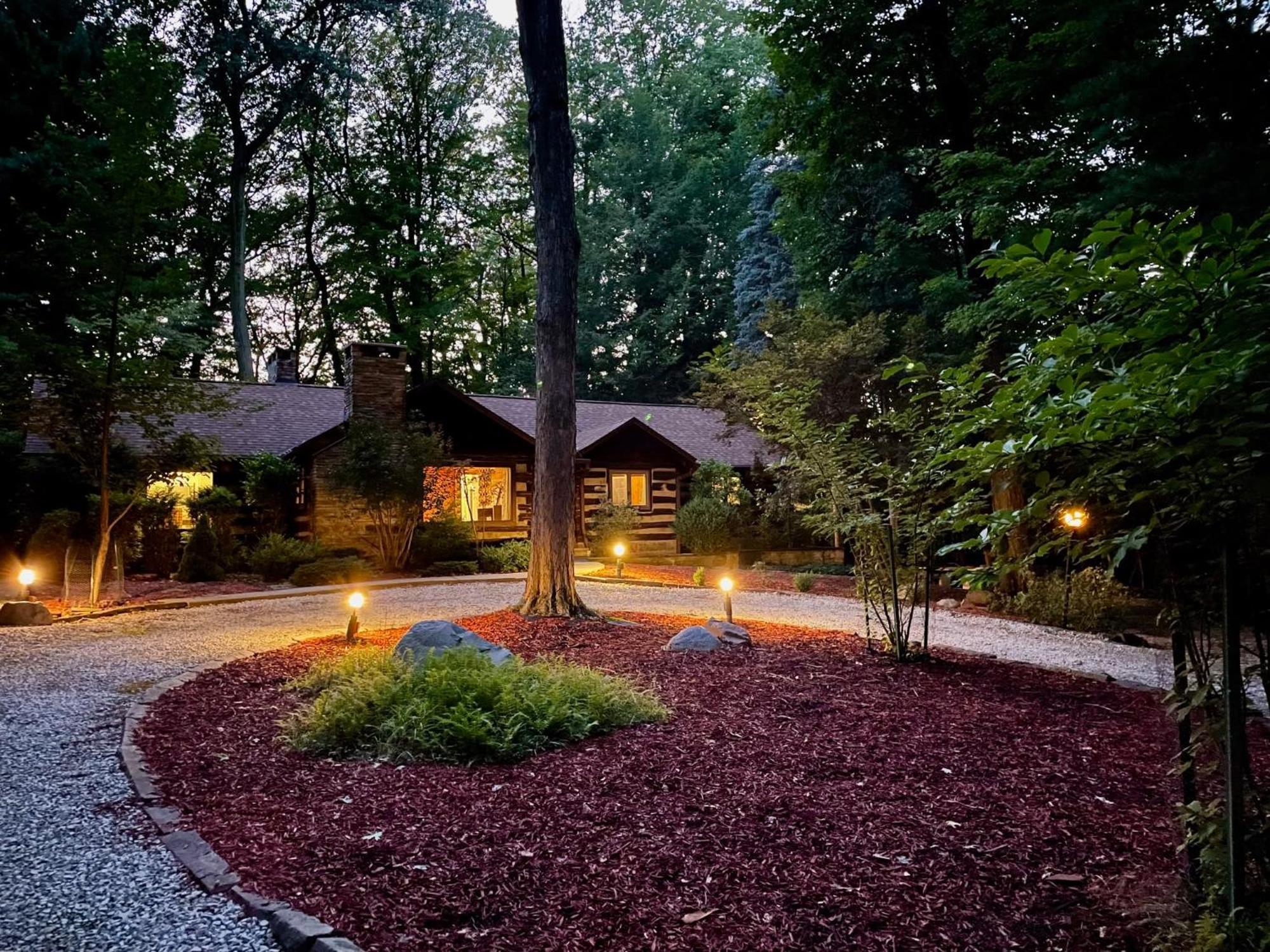 Log Cabin - Natures Oasis - Fire Pit & Gazebo Кливленд Экстерьер фото