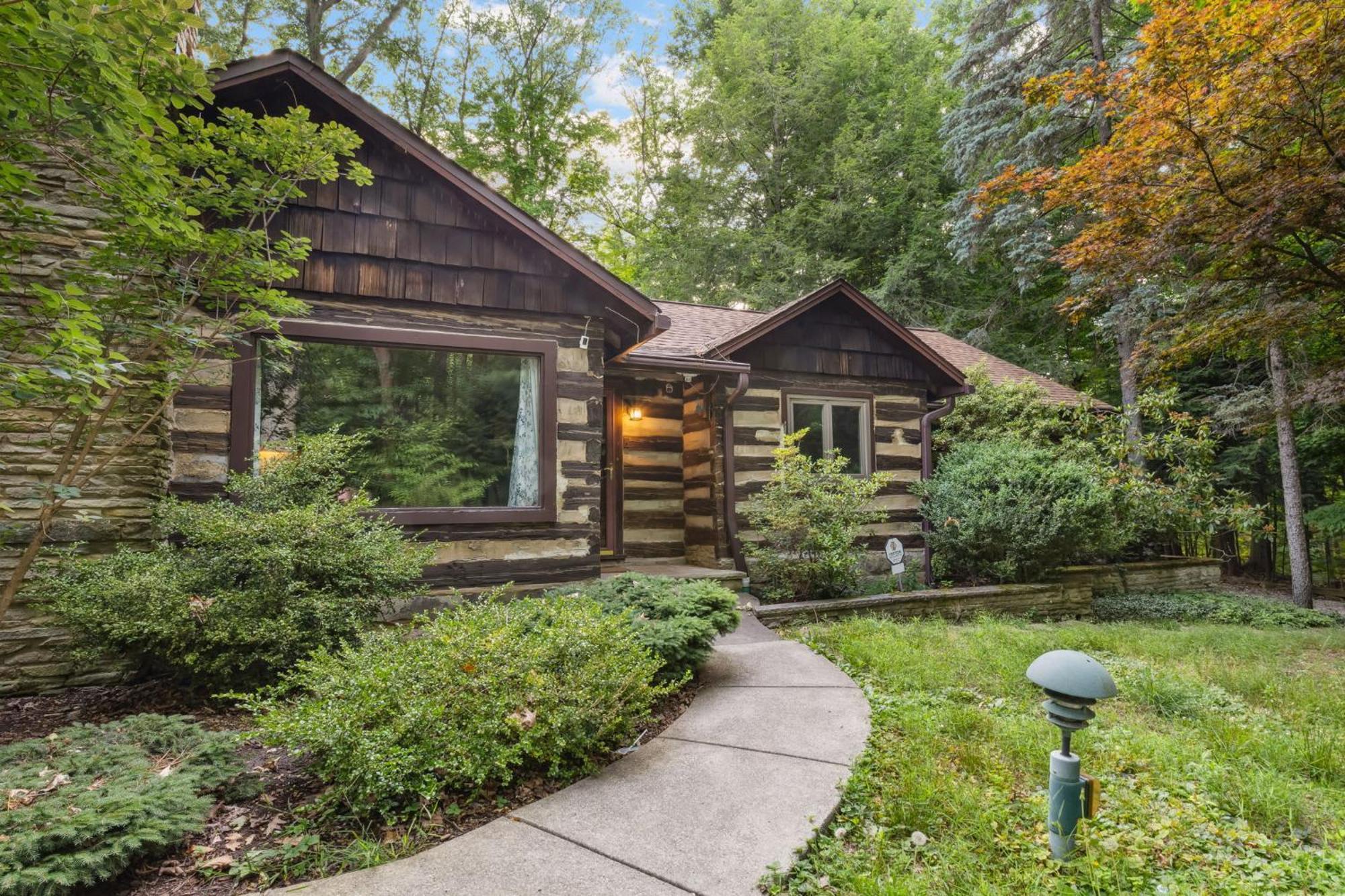 Log Cabin - Natures Oasis - Fire Pit & Gazebo Кливленд Экстерьер фото