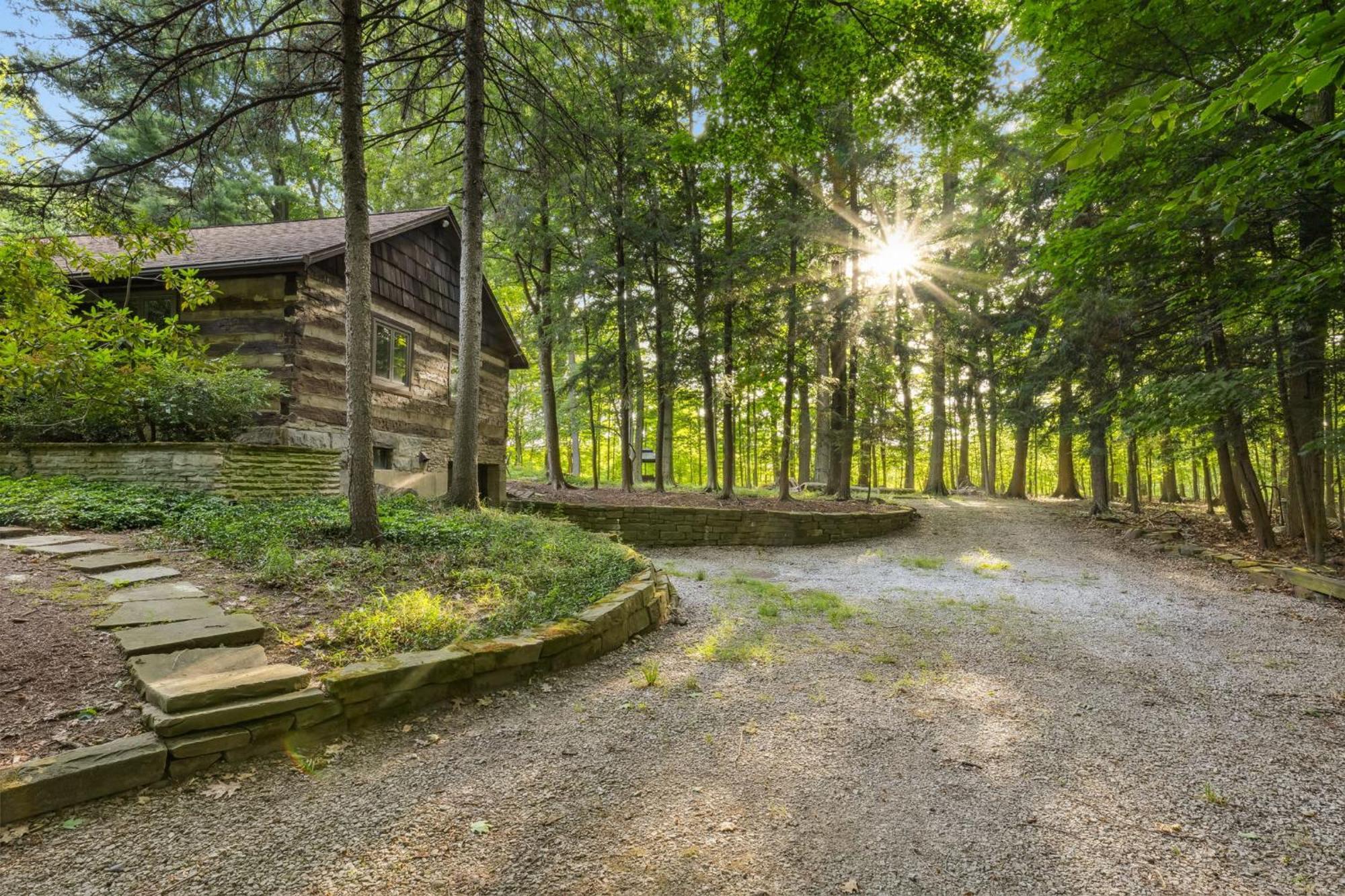 Log Cabin - Natures Oasis - Fire Pit & Gazebo Кливленд Экстерьер фото